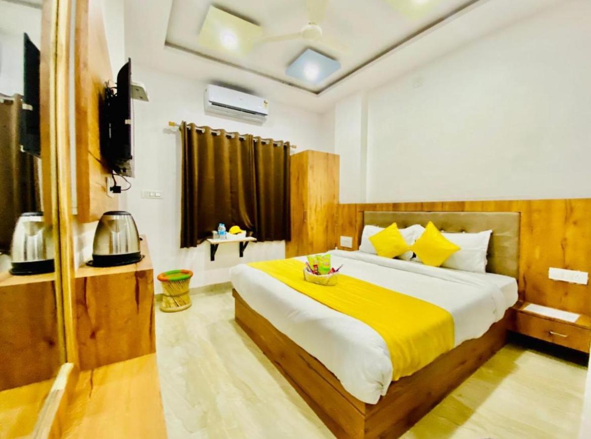 Vallabhgarh A Lake Facing Balcony Удайпур Екстериор снимка