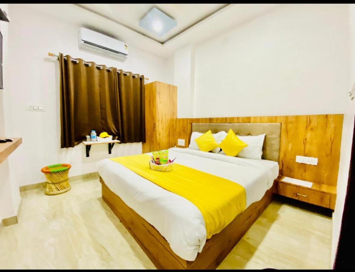 Vallabhgarh A Lake Facing Balcony Удайпур Екстериор снимка